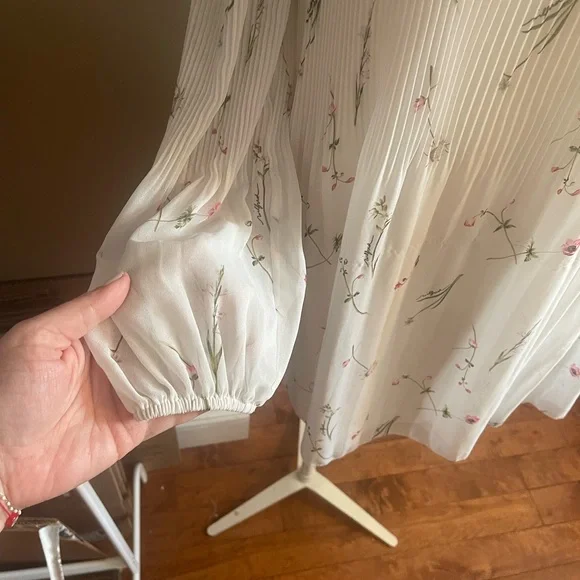 Wilfred White Floral Dress - Picture 2 of 9